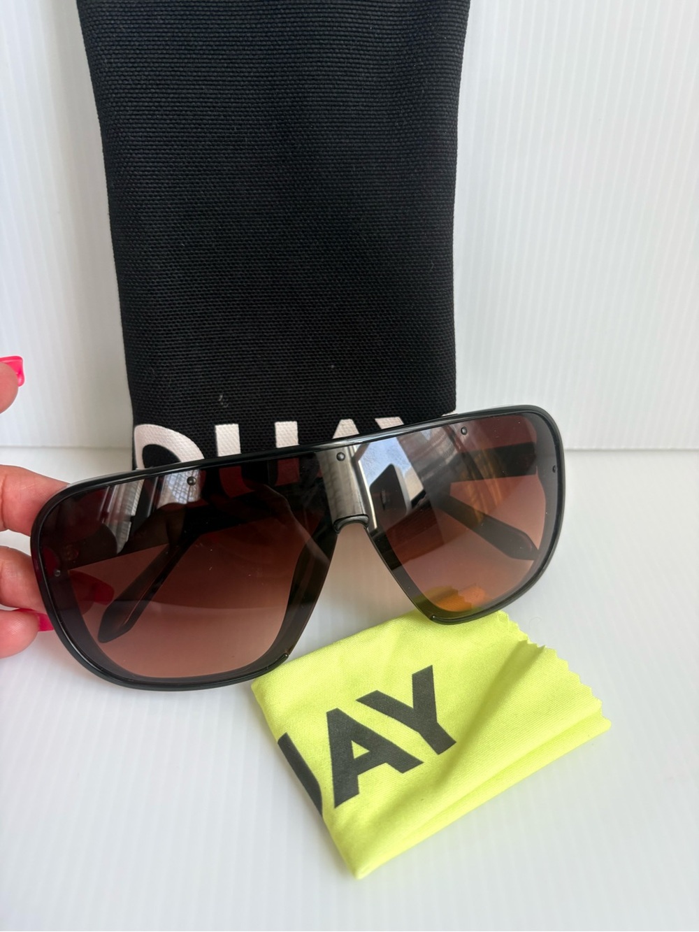 NEW QUAY Australia CENTER STAGE Black Frame Shields Paprika LENS WOMEN'S